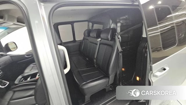 Hyundai Staria 2023 Серебристо-серый из Кореи, фото 3