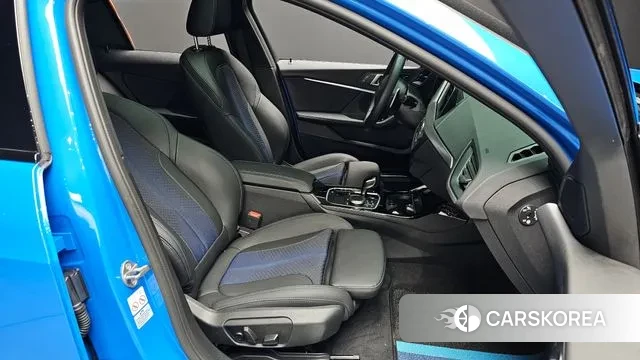 BMW 1 Series (F40) 2024 Синий из Кореи, фото 3