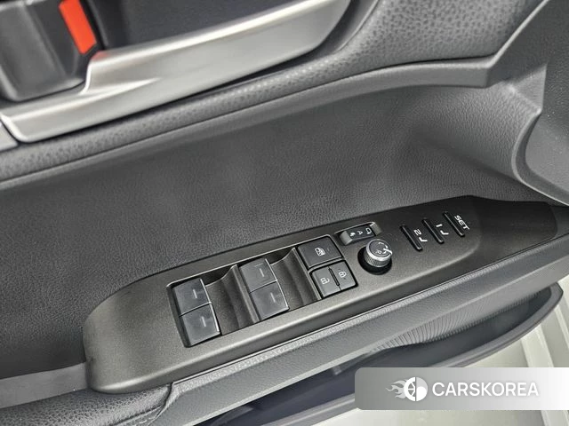 Toyota Camry (XV80) 2025 Белый из Кореи, фото 3