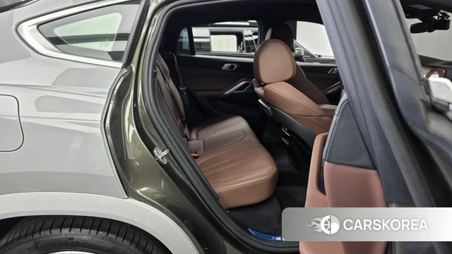 BMW X6 (G06) 2022 Серебристо-серый из Кореи, фото 3