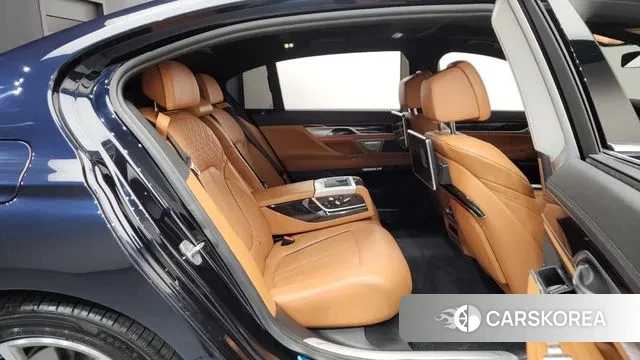 BMW 7 Series (G11) 2018 Черный из Кореи, фото 3