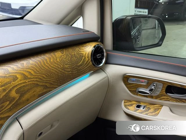 Mercedes-Benz V-class 2023 Черный из Китая, фото 3