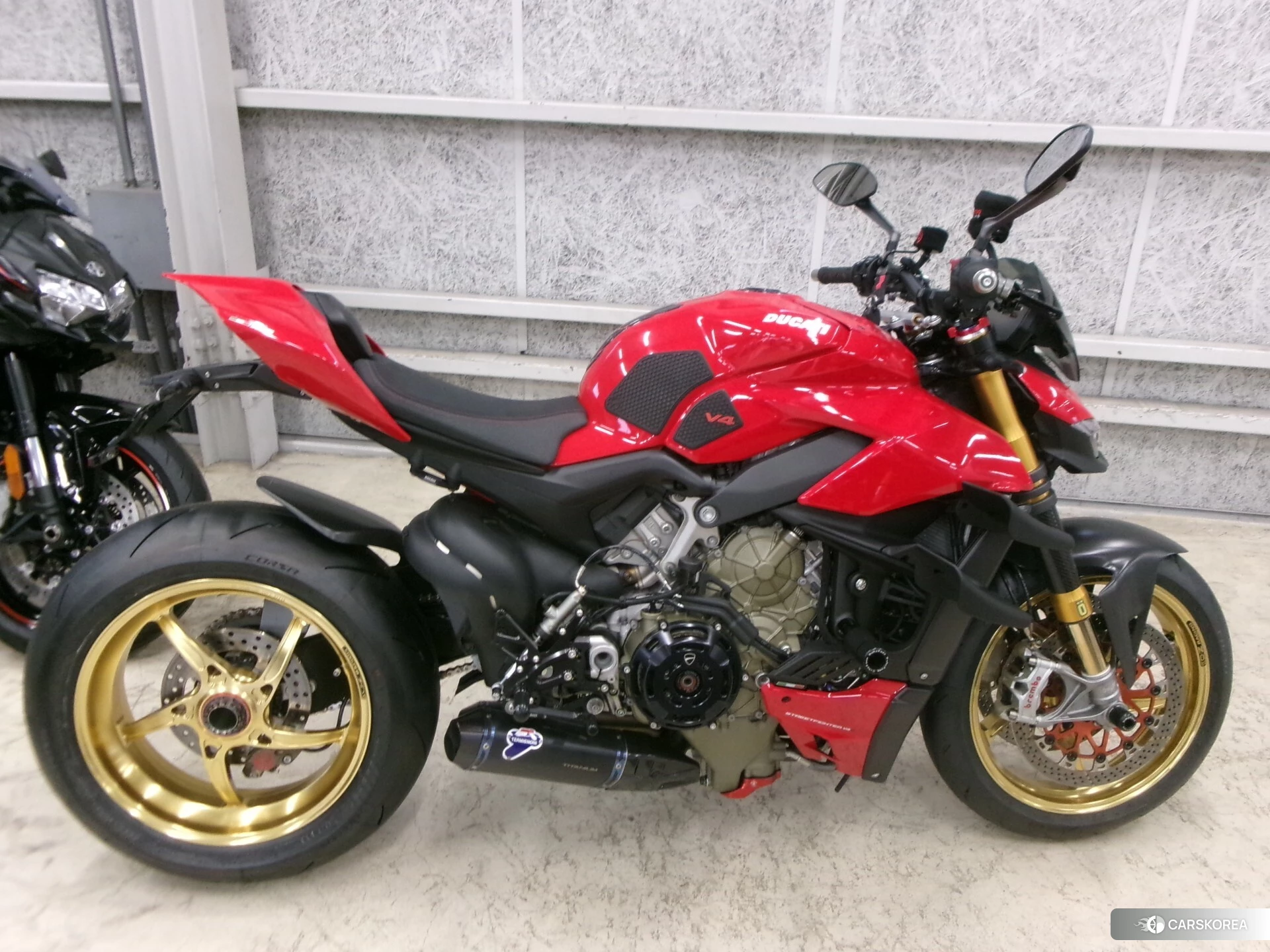 Ducati STREETFIGHTER V4 S 2020 из Японии