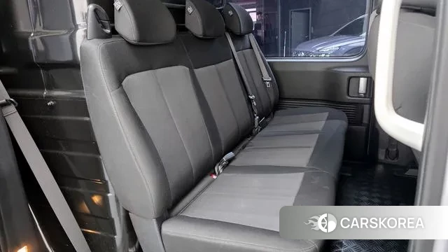 Hyundai Staria 2023 Серебряный из Кореи, фото 3