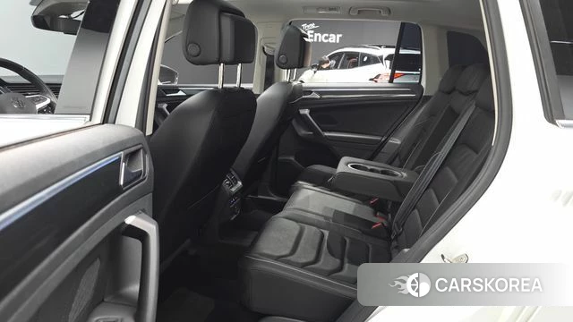 Volkswagen Tiguan second Generation 2023 Белый из Кореи, фото 3
