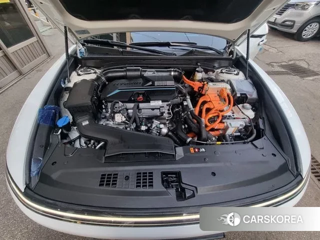 Hyundai Grandeur Hybrid (GN7) 2023 Белый из Кореи, фото 3