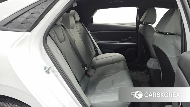 Hyundai The New Avante (CN7) 2023 Белый из Кореи, фото 3