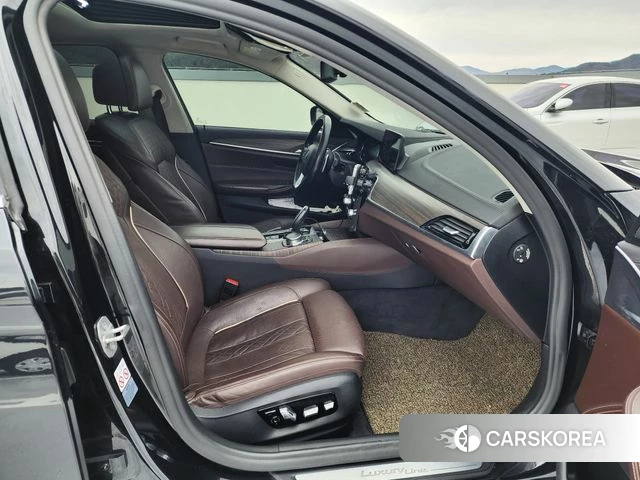 BMW 5 Series (G30) 2018 Черный из Кореи, фото 3