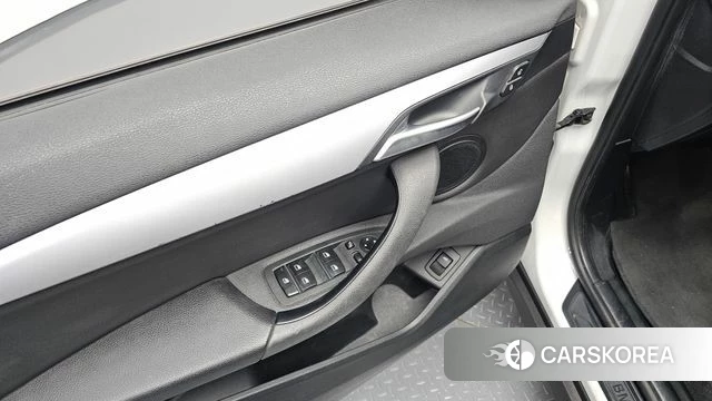 BMW X1 (F48) 2018 Белый из Кореи, фото 3