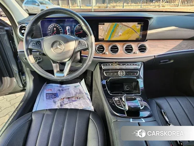 Mercedes-Benz E-Class W213 2018 Серый из Кореи, фото 3