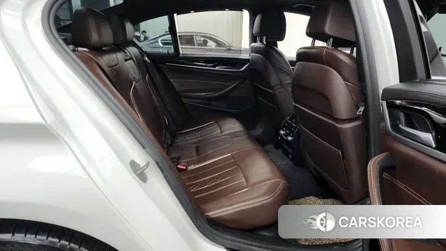 BMW 5 Series (G30) 2018 Белый из Кореи, фото 3