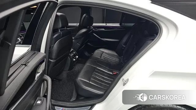 BMW 5 Series (G30) 2023 Белый из Кореи, фото 3