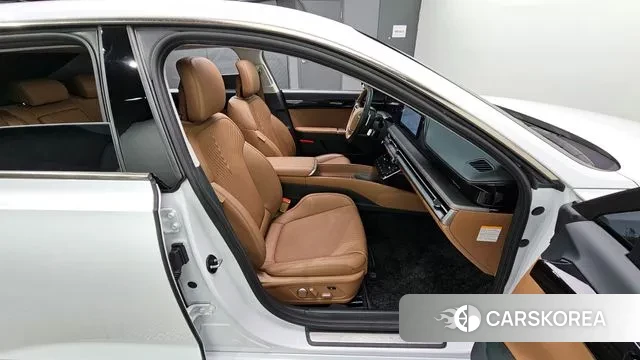 Hyundai Grandeur Hybrid (GN7) 2023 Белый из Кореи, фото 3