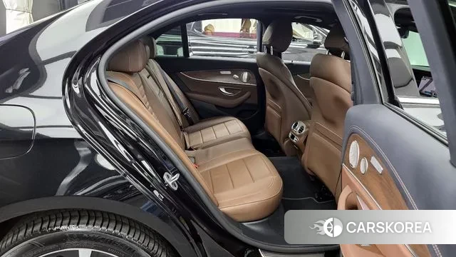 Mercedes-Benz E-Class W213 2021 Черный из Кореи, фото 3