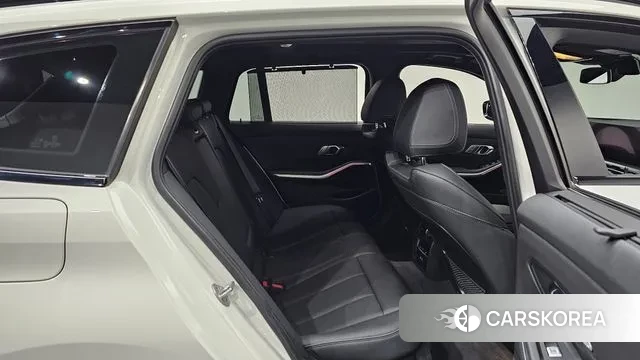 BMW 3 Series (G20) 2023 Белый из Кореи, фото 3