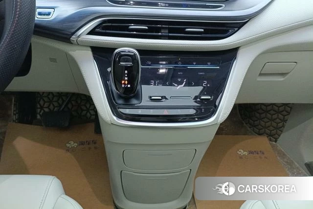 Buick GL8 2022 Белый из Китая, фото 3
