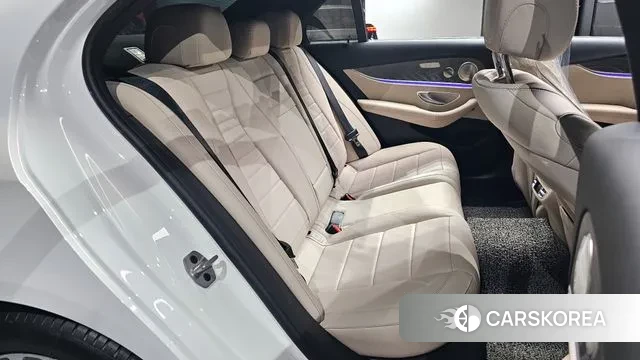 Mercedes-Benz E-Class W213 2022 Белый из Кореи, фото 3