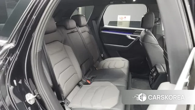 Volkswagen Touareg 3rd generation 2020 Черный из Кореи, фото 3