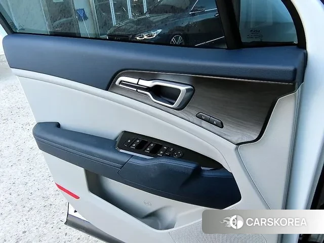 Kia Sportage 5th Generation 2023 Белый из Кореи, фото 3