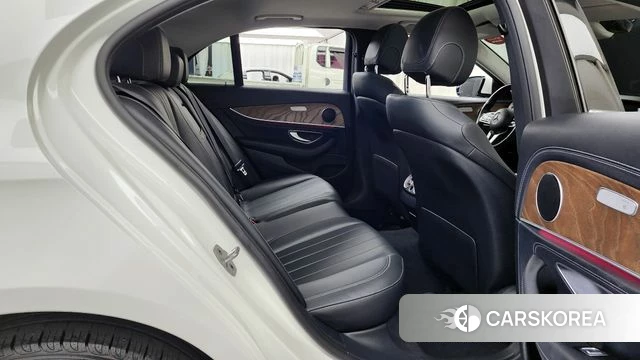 Mercedes-Benz E-Class W213 2019 Белый из Кореи, фото 3