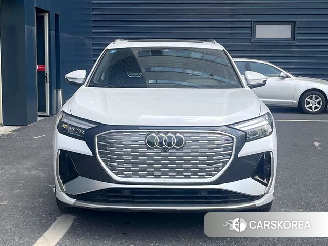 Audi Q4 e-tron 2023 Белый из Китая, фото 3