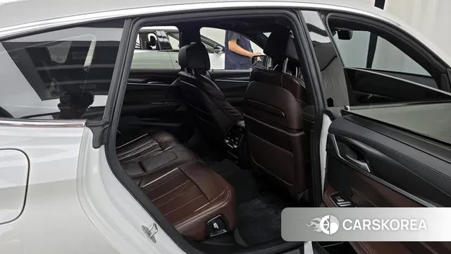 BMW 6 Series GT (G32) 2023 Белый из Кореи, фото 3