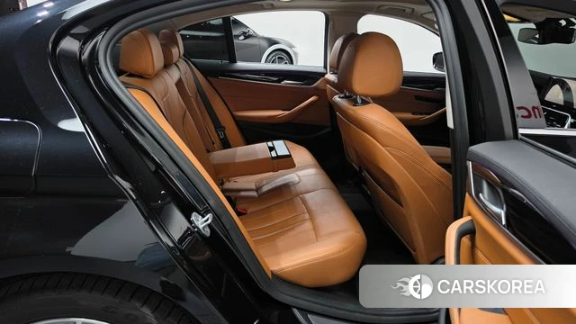 BMW 5 Series (G30) 2018 Черный из Кореи, фото 3