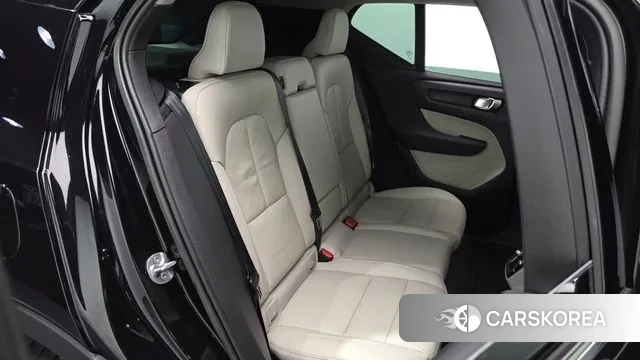 Volvo XC40 2023 Черный из Кореи, фото 3