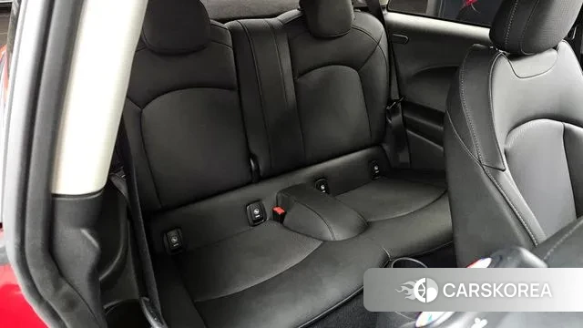 Mini Cooper 2023 Красный из Кореи, фото 3