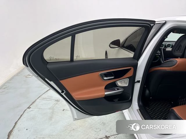 Mercedes-Benz Class C 2023 Белый из Китая, фото 3