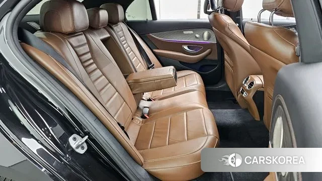 Mercedes-Benz E-Class W213 2023 Черный из Кореи, фото 3