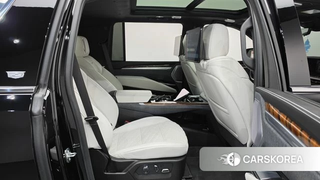 Cadillac Escalade 5th Generation 2026 Черный из Кореи, фото 3