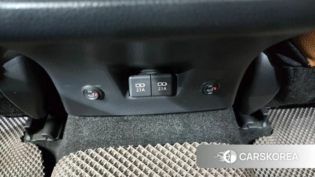 Toyota Camry (XV70) 2022 Серебристо-серый из Кореи, фото 3