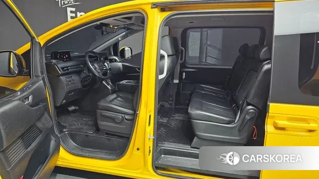 Hyundai Staria 2021 Желтый из Кореи, фото 3