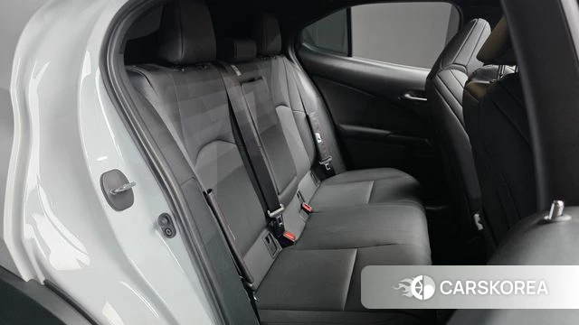 Lexus UX250h id 4442947 из Кореи 3