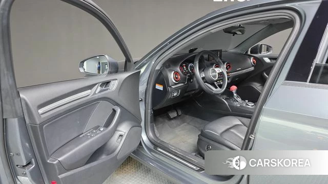 Audi New A3 2018 Серый из Кореи, фото 3