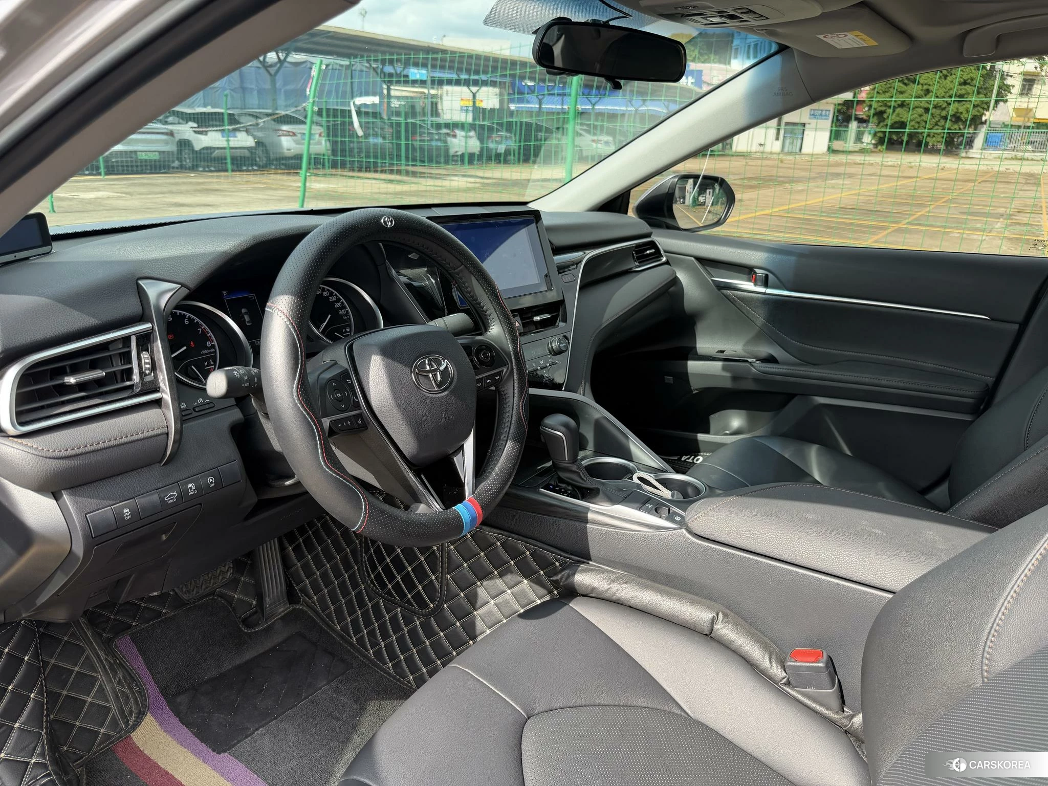 Toyota Camry 2022 Серебристо-серый из Китая, фото 3