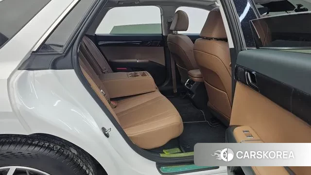 Hyundai Grandeur Hybrid (GN7) 2023 Белый из Кореи, фото 3