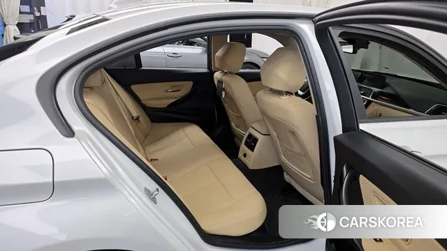 BMW 3 Series (F30) 2018 Белый из Кореи, фото 3