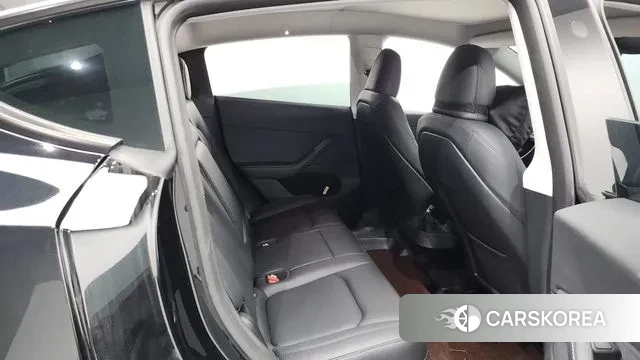 Tesla Model Y 2025 Черный из Кореи, фото 3