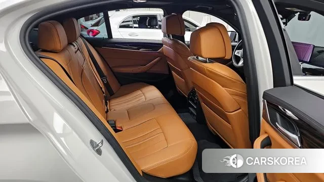 BMW 5 Series (G30) 2021 Белый из Кореи, фото 3