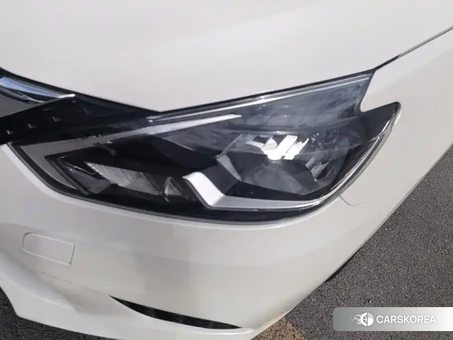 Nissan Sylphy 2025 Белый из Китая, фото 3