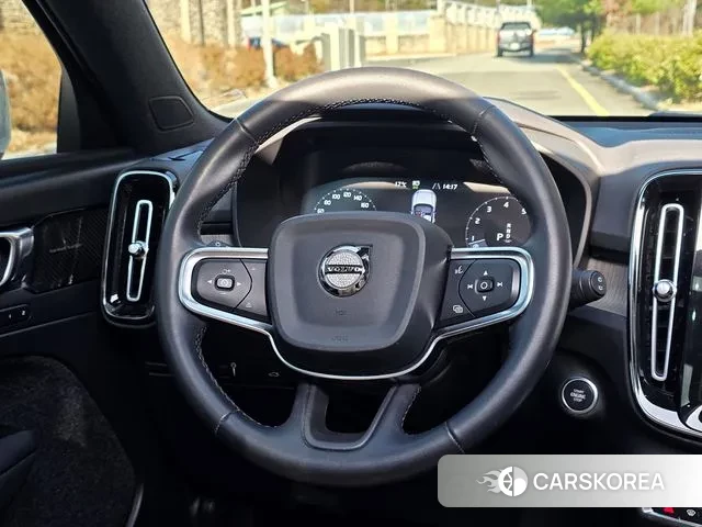 Volvo XC40 2021 Белый из Кореи, фото 3