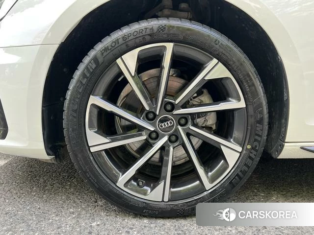Audi A4L 2023 Белый из Китая, фото 3