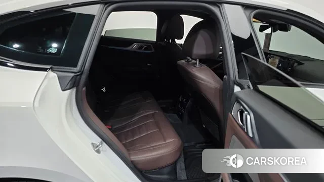 BMW i4 2023 Белый из Кореи, фото 3