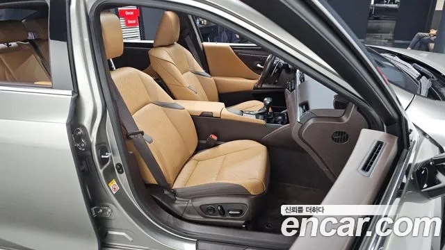 Lexus ES300h 7th generation 2018 Песочный из Кореи, фото 3