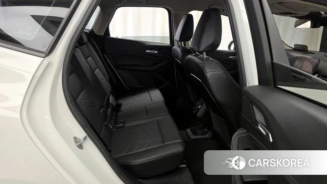 BMW 2 Series Active Tourer (U06) 2023 Белый из Кореи, фото 3