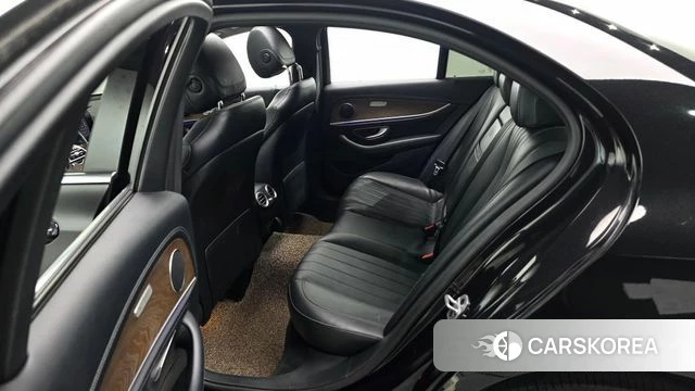 Mercedes-Benz E-Class W213 2019 Черный из Кореи, фото 3