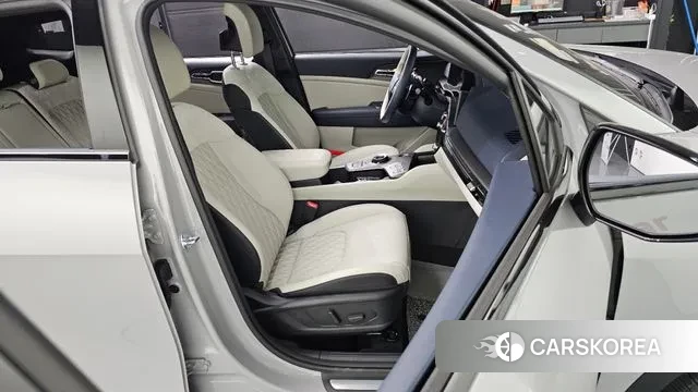 Kia The New Sportage 5th Generation 2025 Серебристо-серый из Кореи, фото 3