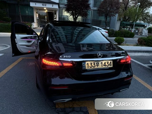Mercedes-Benz E-Class W213 2023 Черный из Кореи, фото 3